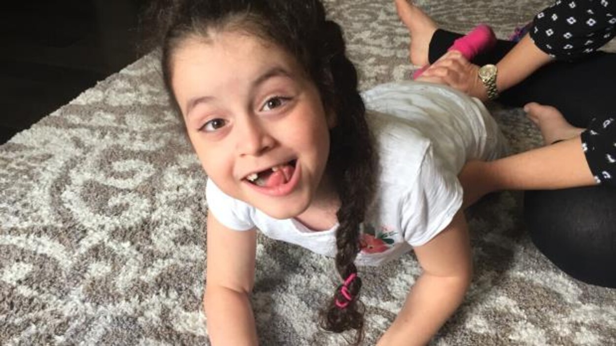 La petite fille de 6 ans. La petite fille de 6 ans.