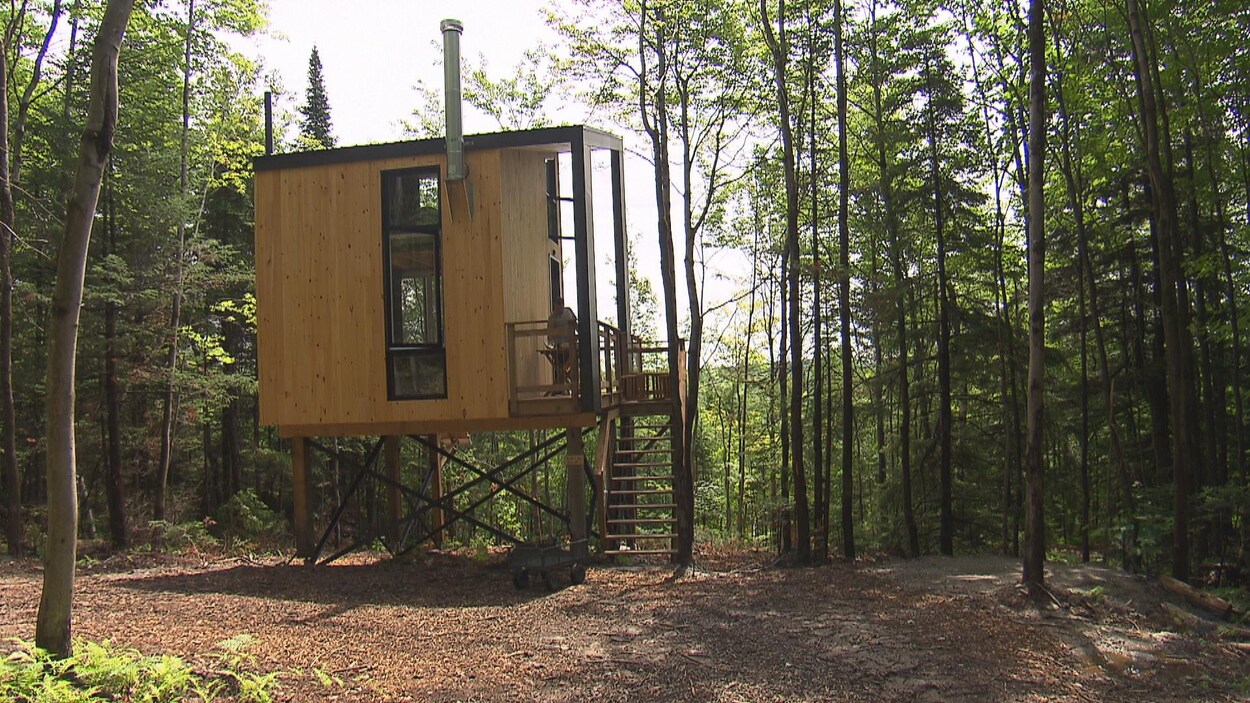 Un mini-chalet écoresponsable de Laö Cabines à Racine.