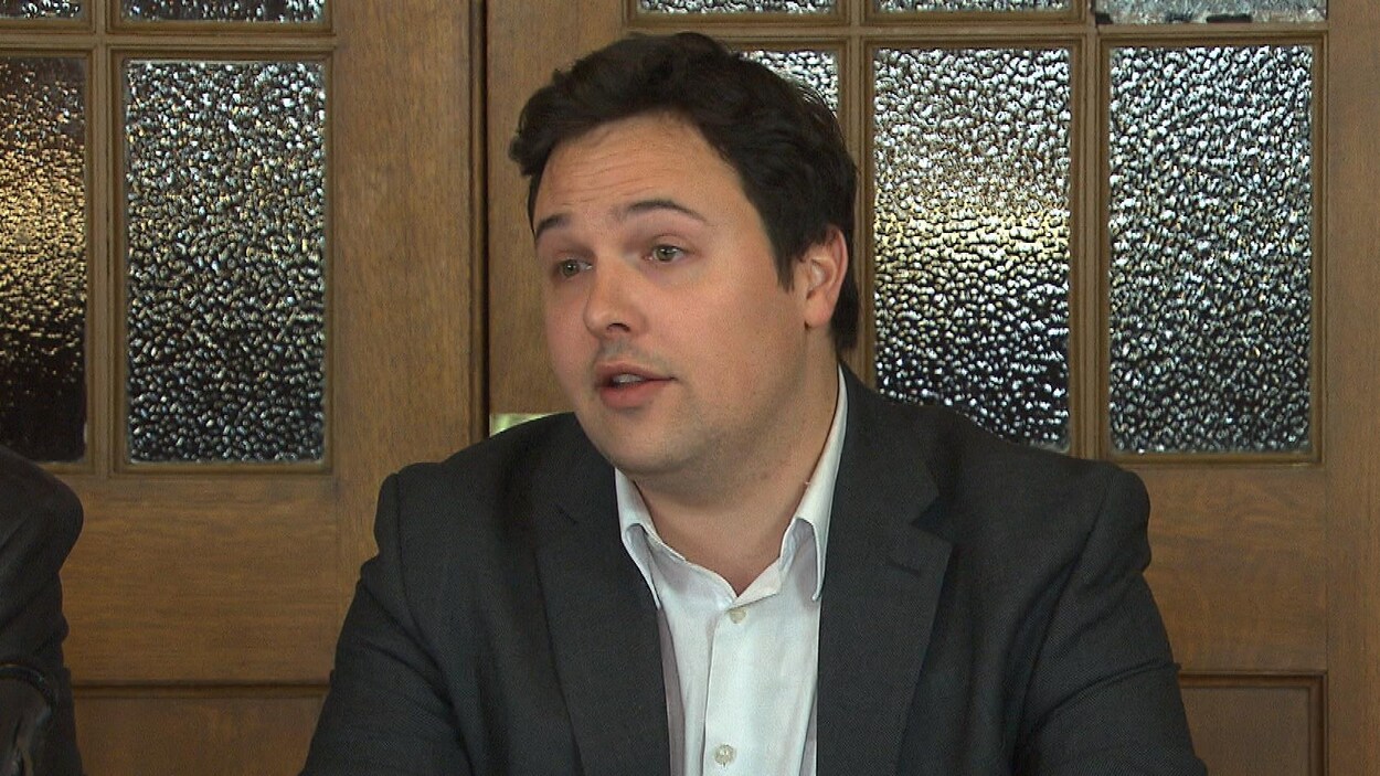 Le président de la Société Saint-Jean-Baptiste, Maxime Laporte, en conférence de presse Le président de la Société Saint-Jean-Baptiste, Maxime Laporte, en conférence de presse