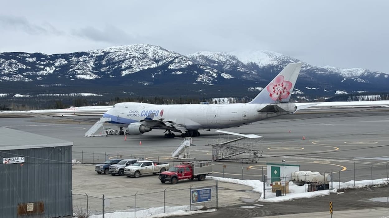 Un cargo chinois a été dérouté vers Whitehorse en raison d’une alerte de fumée à bord