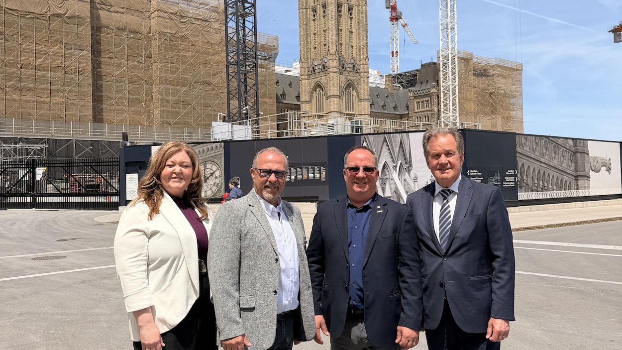Des leaders municipaux du Nord à Ottawa pour discuter des routes 11 et 17