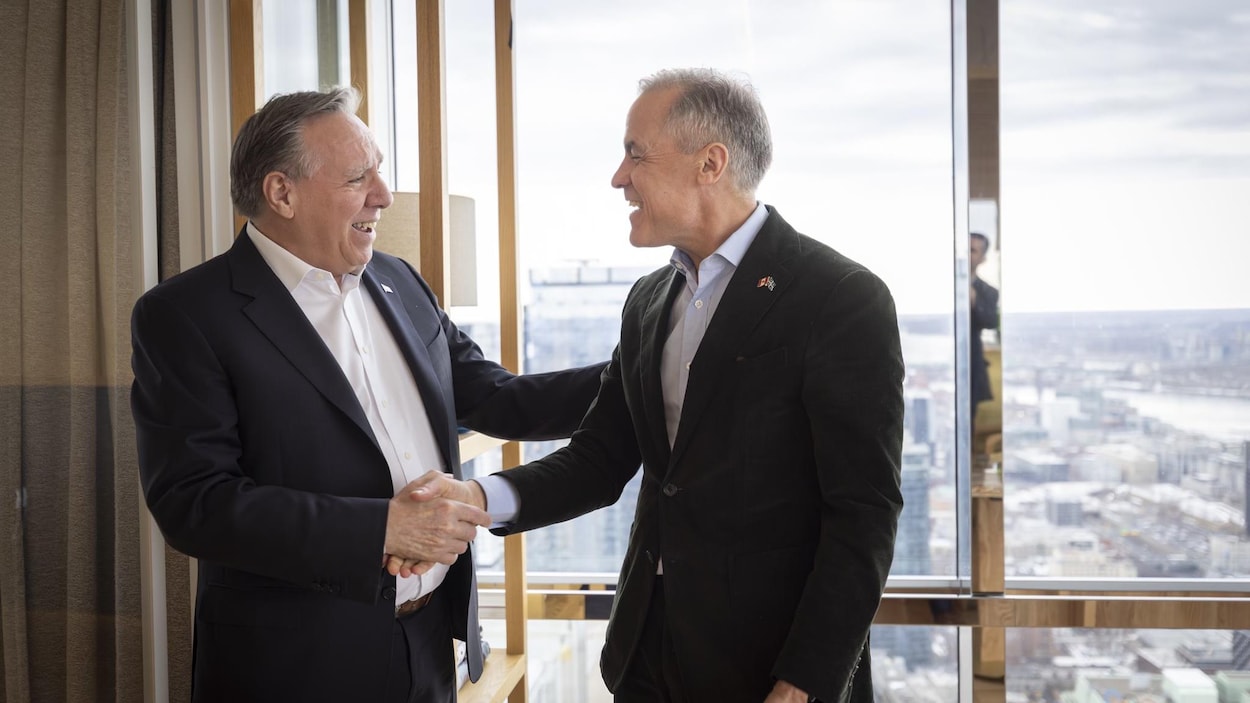 Tarifs et défense : une première discussion « très conviviale » entre Legault et Carney