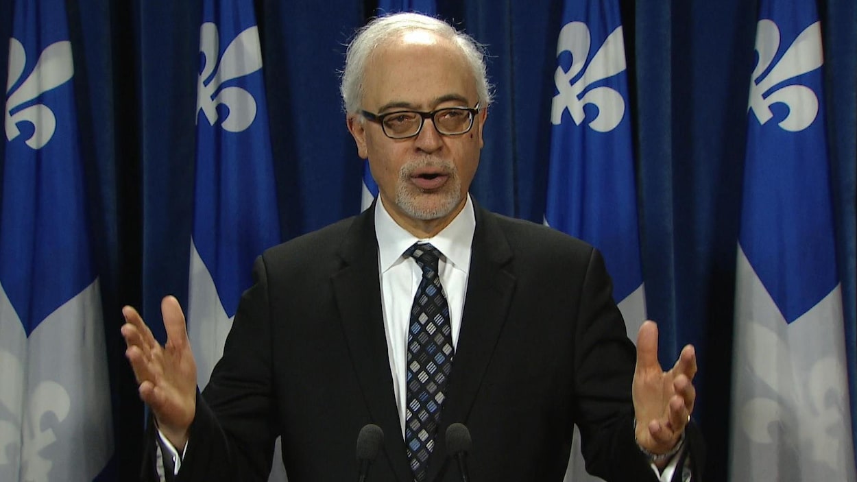 Le ministre des Finances du Québec, Carlos Leitao, à la salle de presse de l'édifice du parlement de Québec