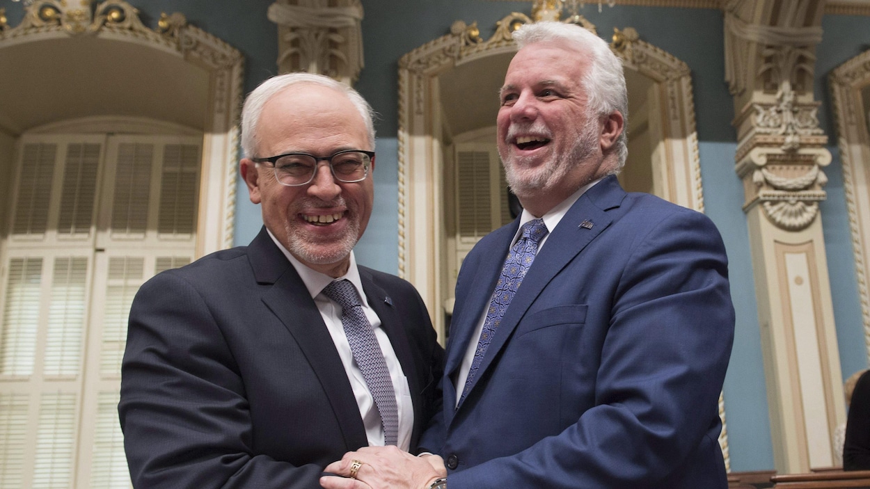 Le ministre des Finances Carlos Leitao et le premier ministre du Québec, Philippe Couillard.
