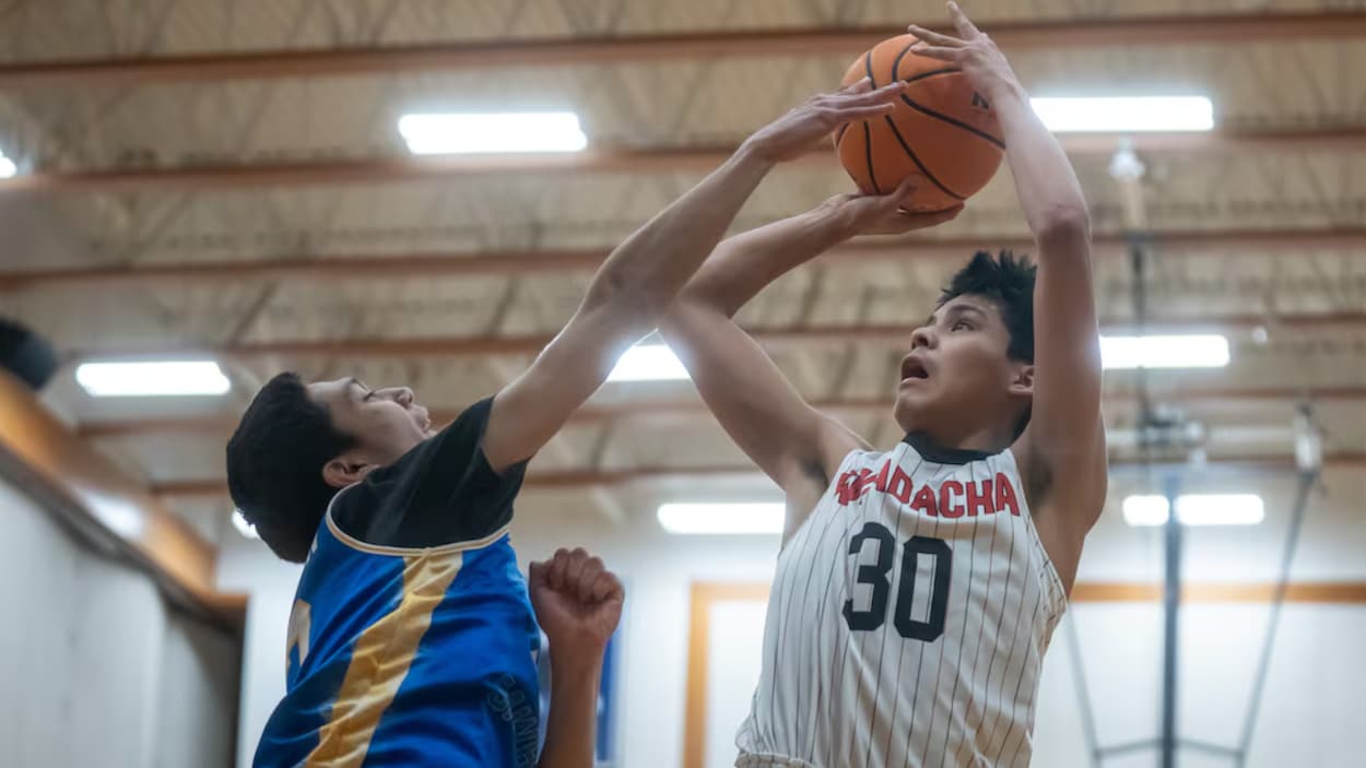 De jeunes basketteurs autochtones se retrouvent au tournoi « All Native » de la C.-B.