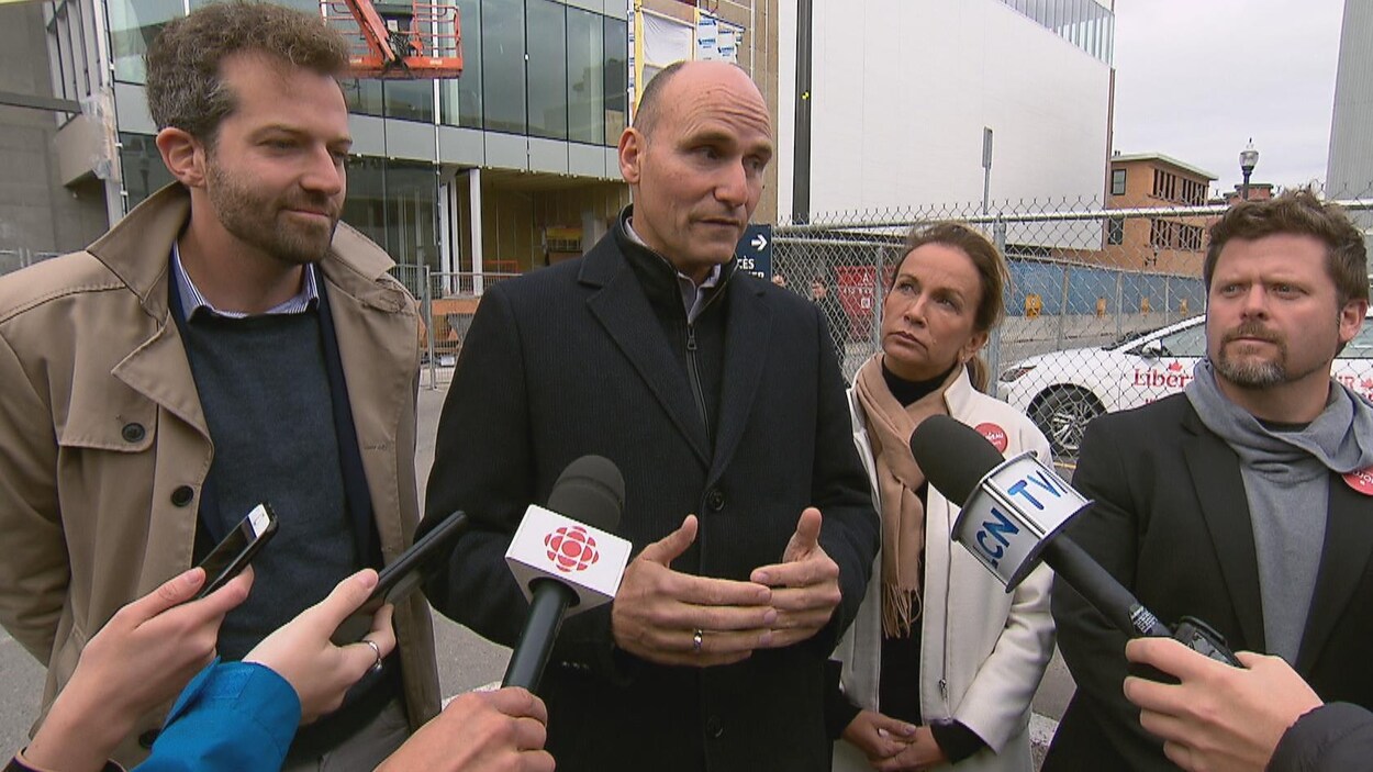Les candidats libéraux Joël Lightbound, Jean-Yves Duclos, Annie Talbot et Antoine Bujold