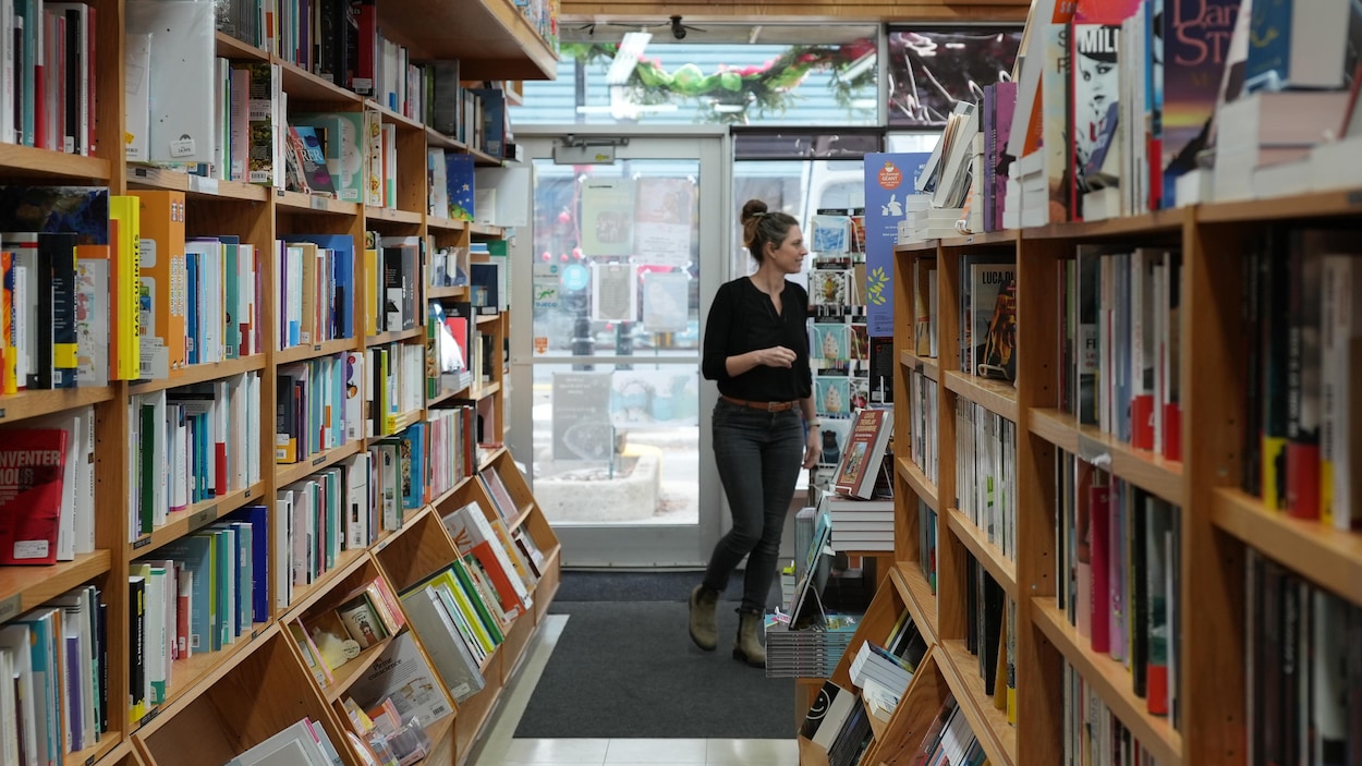 Les ventes de livres en hausse au Québec, où la littérature sentimentale a la cote