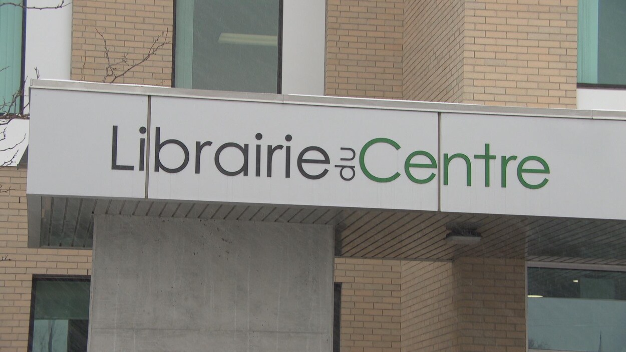 La devanture de la Librairie du Centre à Ottawa.
