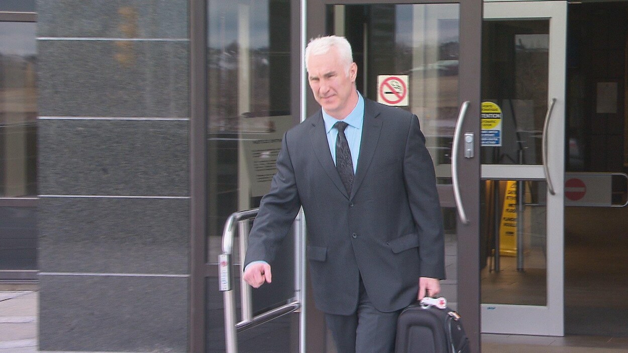 Troy Lightfoot sortant du palais de justice