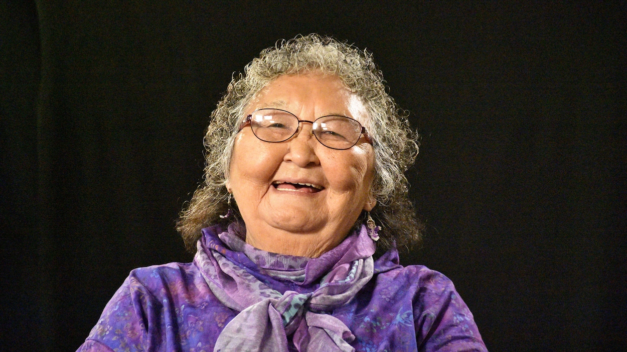 Pas question de retraite pour l’une des rares interprètes en Inuvialuktun des T.N.-O.