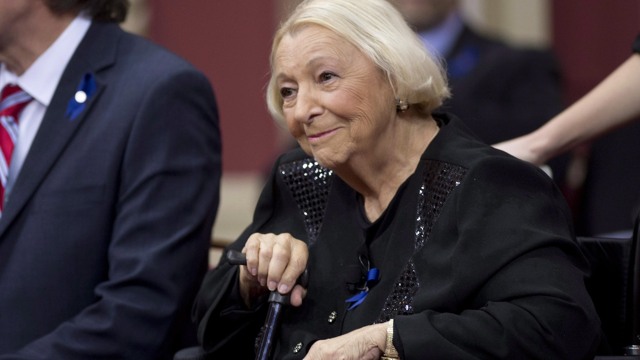 Lise Payette a reçu le prix Guy-Mauffette remis à une personnalité de la radio et de la télévision.