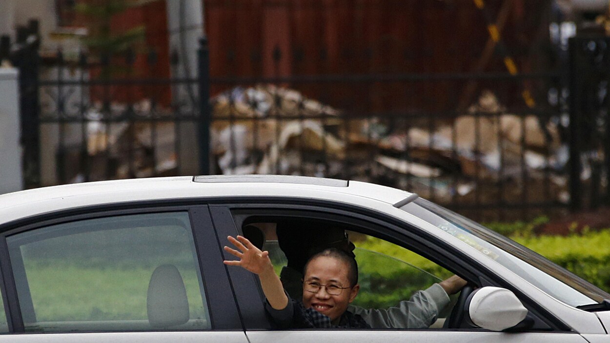 Liu Xia à son arrivée au palais de justice du district de Huairou à Pékin, en 2013. Liu Xia à son arrivée au palais de justice du district de Huairou à Pékin, en 2013.