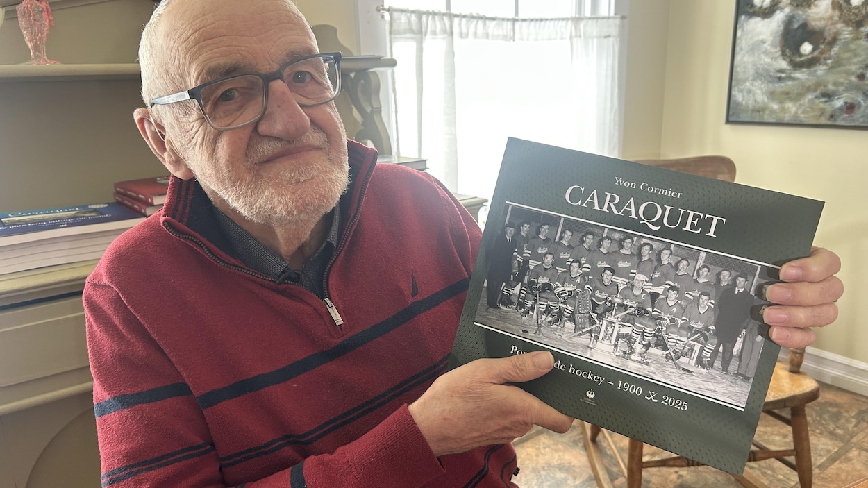 Un nouveau livre célèbre 125 ans d’histoire de hockey à Caraquet