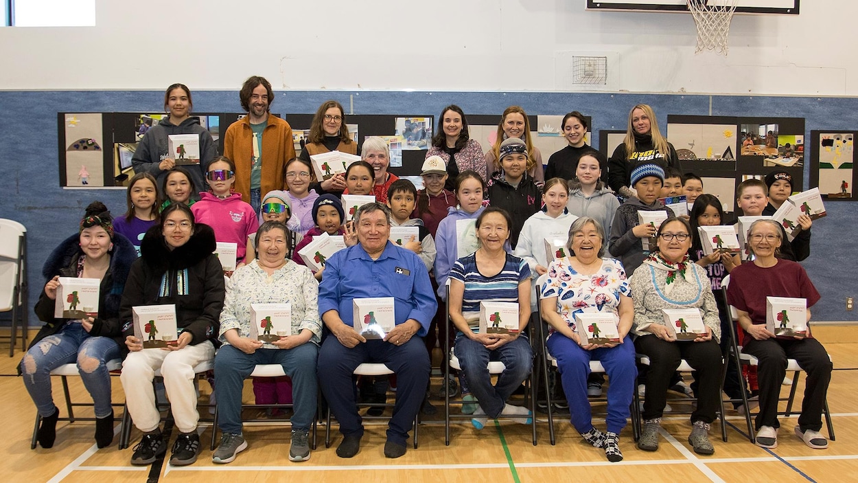 Faire découvrir l’écriture et le jeu aux jeunes d’Ivujivik, au Nunavik ...