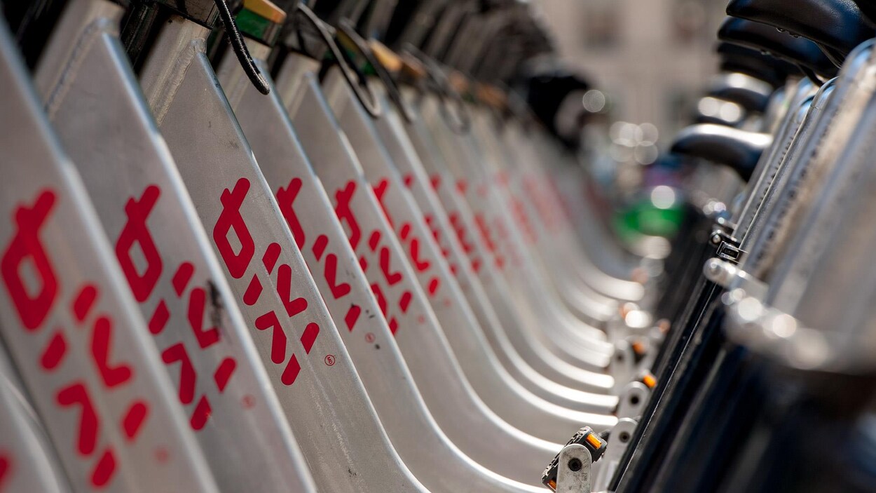 Le logo Bixi sur de nombreux vélos libre-service à Montréal. Le logo Bixi sur de nombreux vélos libre-service à Montréal.