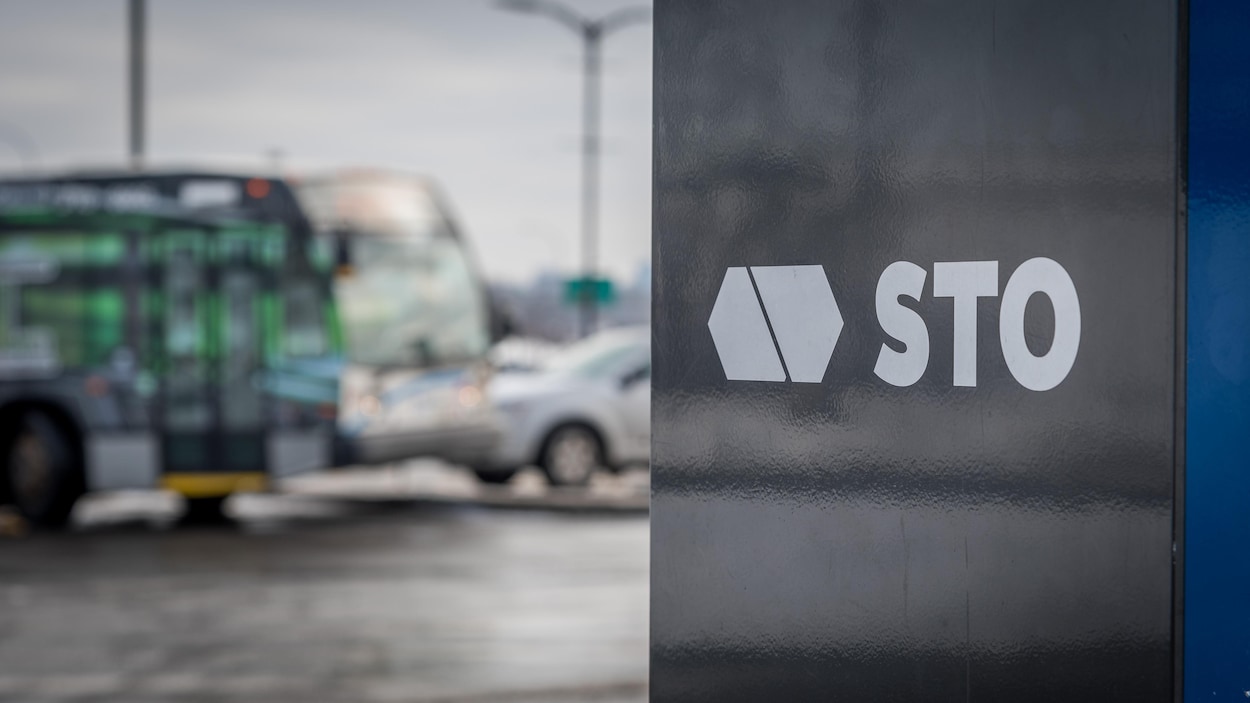 Un autobus de la Société de transport de l'Outaouais