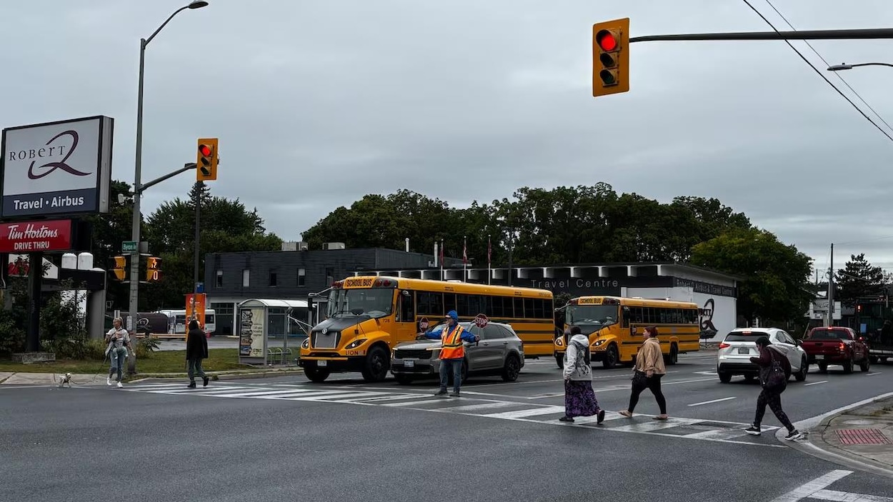 Brigadiers scolaires : London pourrait revoir ses critères vieux de 13 ans