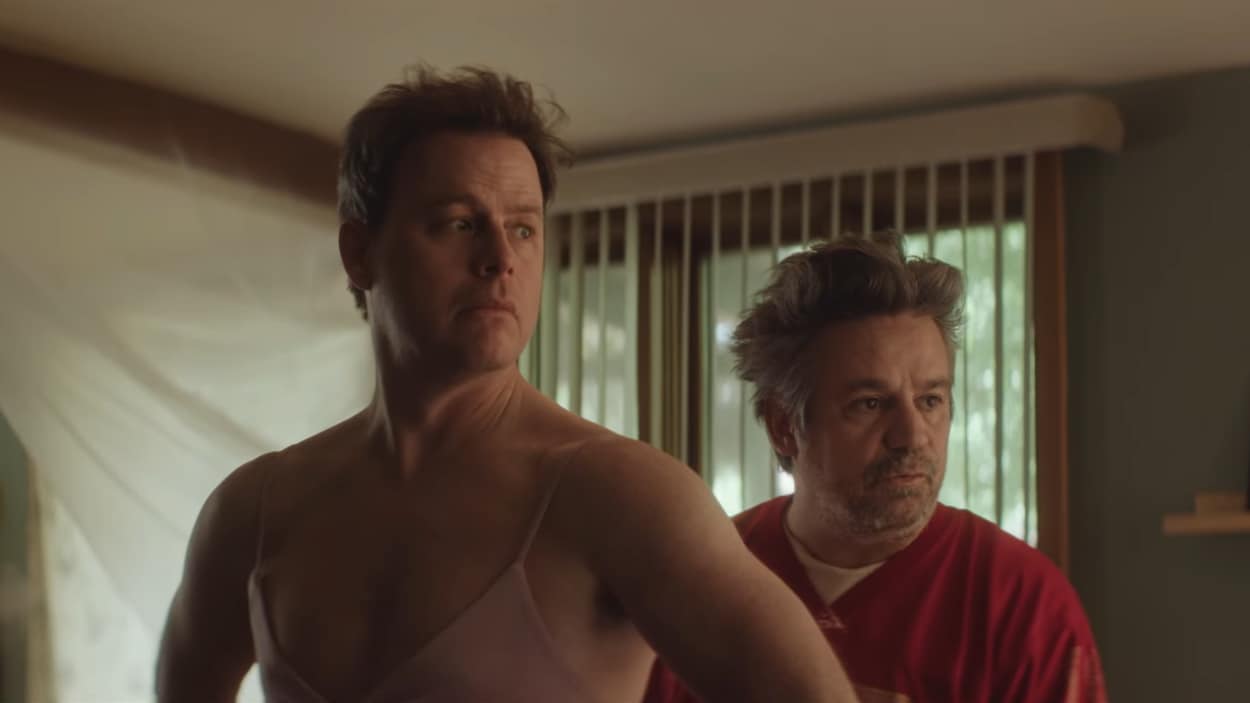 Louis Morissette se fait passer pour une femme trans dans François.e