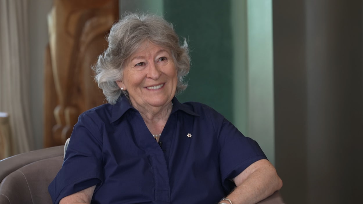 La gouverneure générale Louise Arbour ne fera pas que « signer des cartes de Noël »