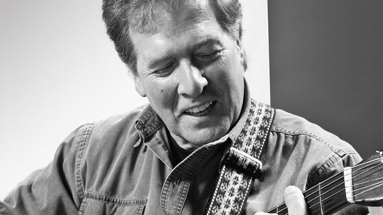 Le chanteur Luc Cousineau Le chanteur Luc Cousineau