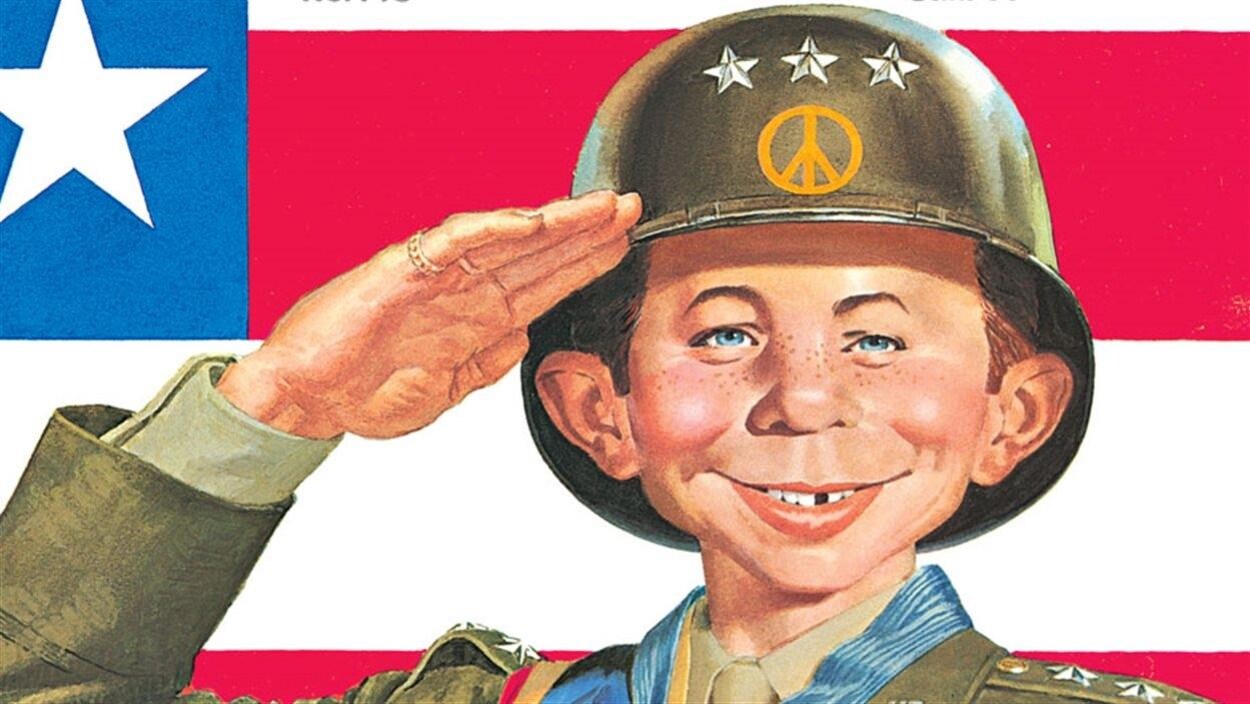 La mascotte de Mad en tenue de soldat américain.