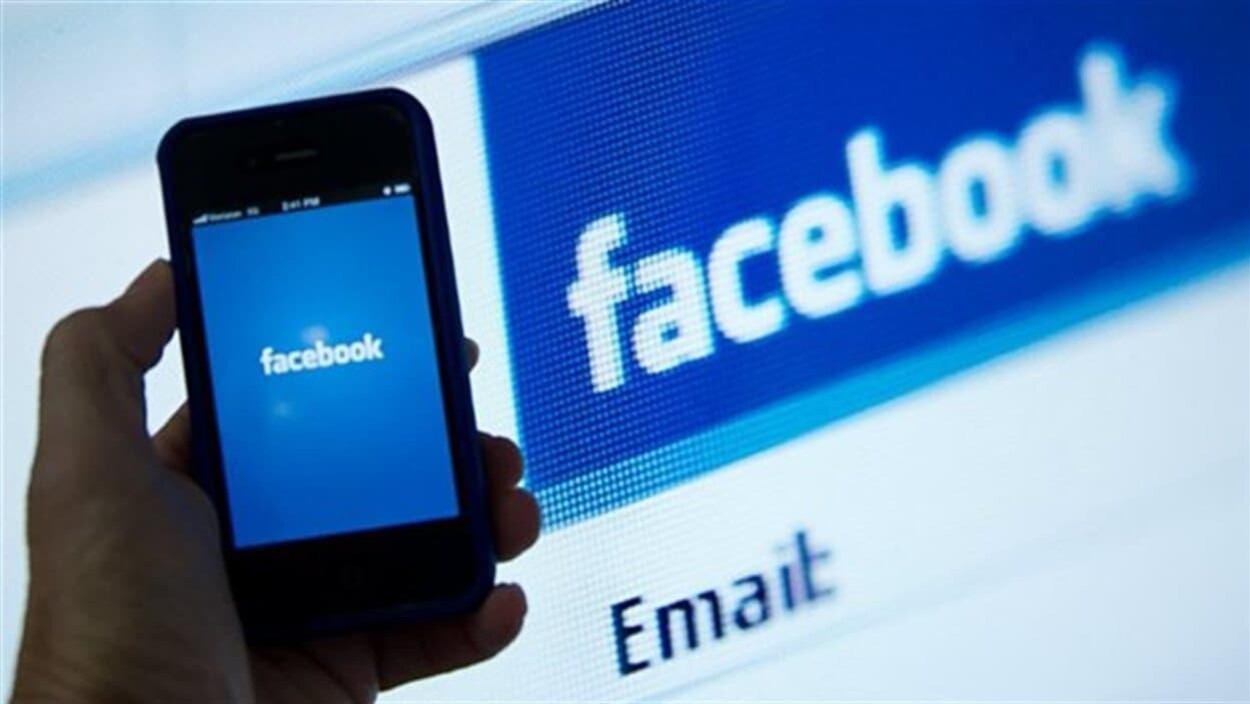 L'application Facebook sur un téléphone intelligent.
