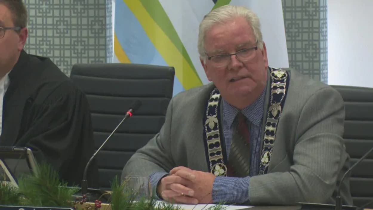 Larry Snively, le maire d'Essex.