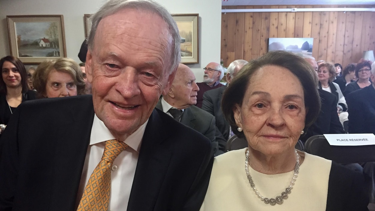L'ancien premier ministre du Canada Jean Chrétien accompagné de sa femme Aline Chrétien. L'ancien premier ministre du Canada Jean Chrétien accompagné de sa femme Aline Chrétien.
