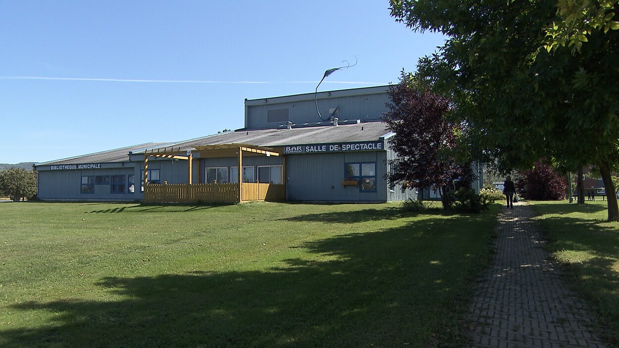 L'actuelle Maison de la culture de Sainte-Anne-des-Monts existe depuis une trentaine d'années.