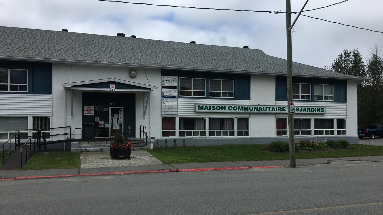 Peau à peau et portage de nouveaux services à la Maison de la famille