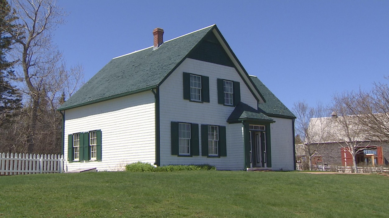 La maison d'Anne aux pignons verts sur le site de Green Gables. La maison d'Anne aux pignons verts sur le site de Green Gables.