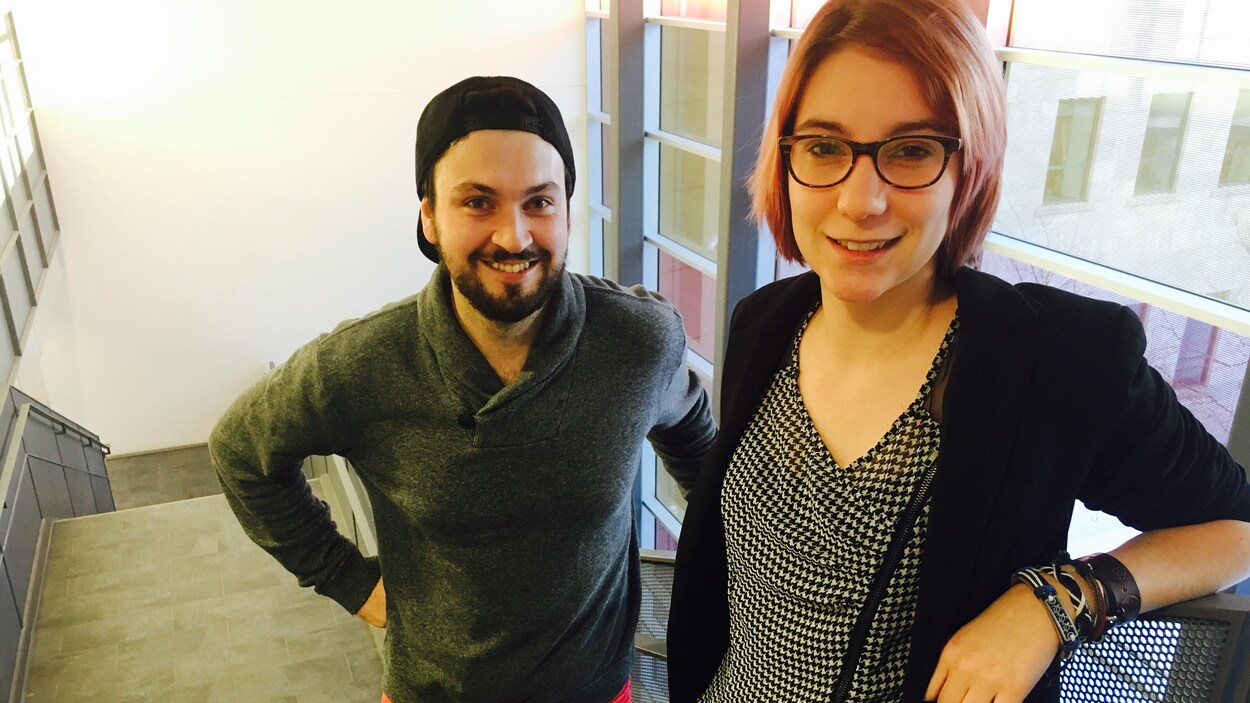 Pier-Luc Banville, rédacteur en chef du Malin-Firmier et sa collaboratrice Meggan Bergeron.
