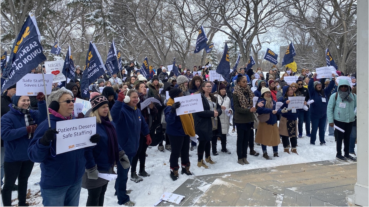 In Saskatchewan, the Nurses Union complains about the lack of staff