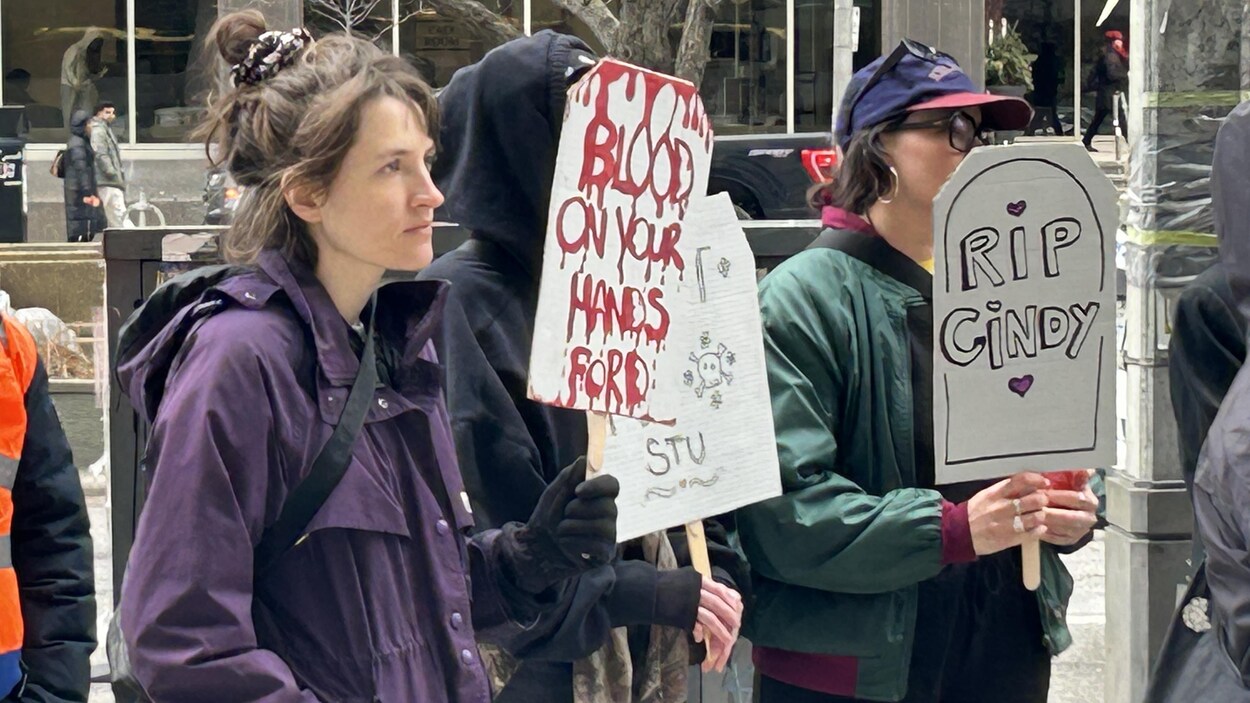 Centres de consommation supervisée : les politiques de l’Ontario dénoncées