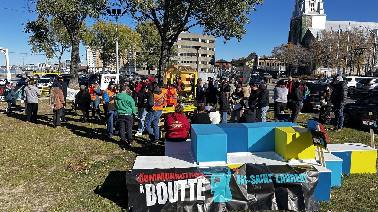 Manifestation du milieu communautaire à Rimouski