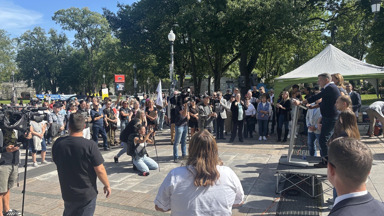 Manifestation pour exiger l’arrêt des travaux du tramway