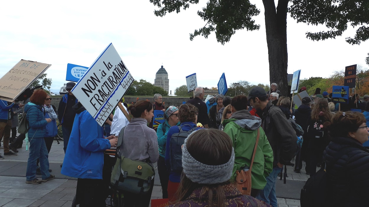 Environ 250 manifestants contre la loi 106
