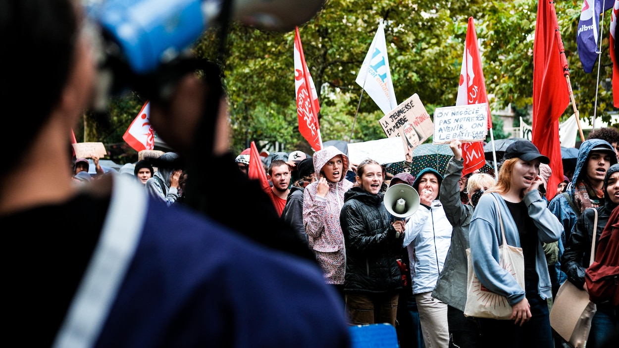 France : les lycéens de nouveau dans la rue mardi pour un acte V du mouvement