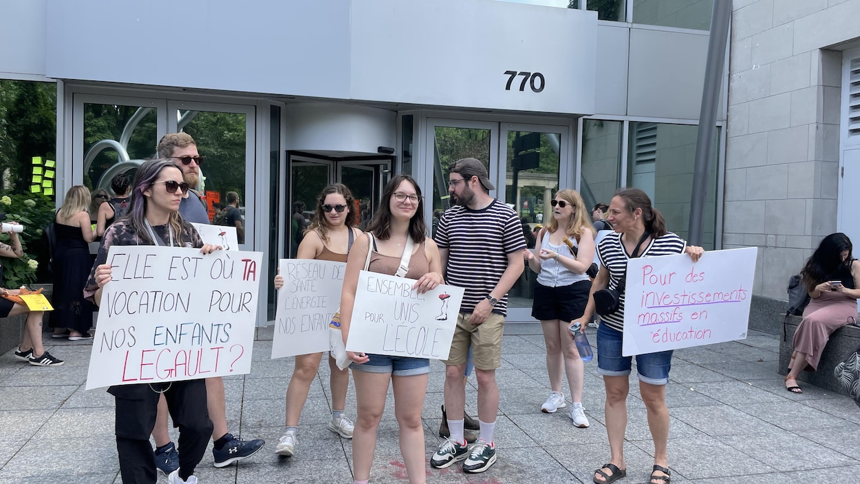 Manifestation contre les coupes budgétaires en éducation