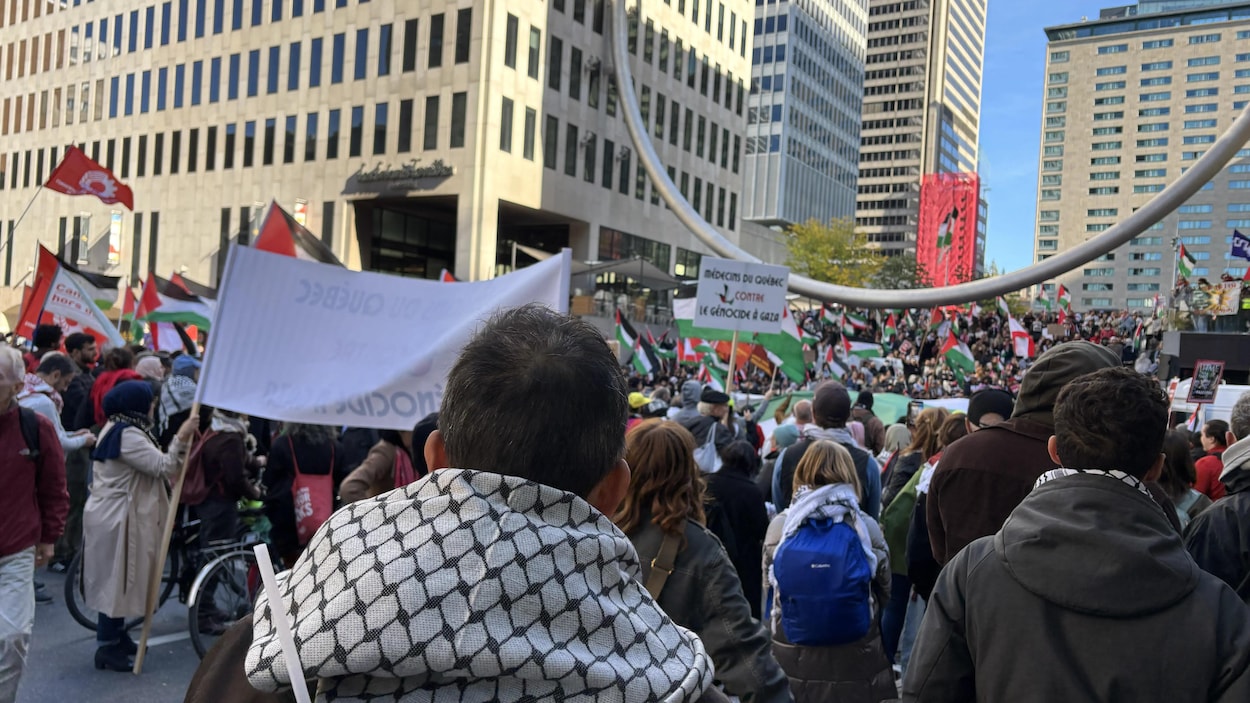 Des milliers de personnes manifestent en appui aux Palestiniens à Montréal