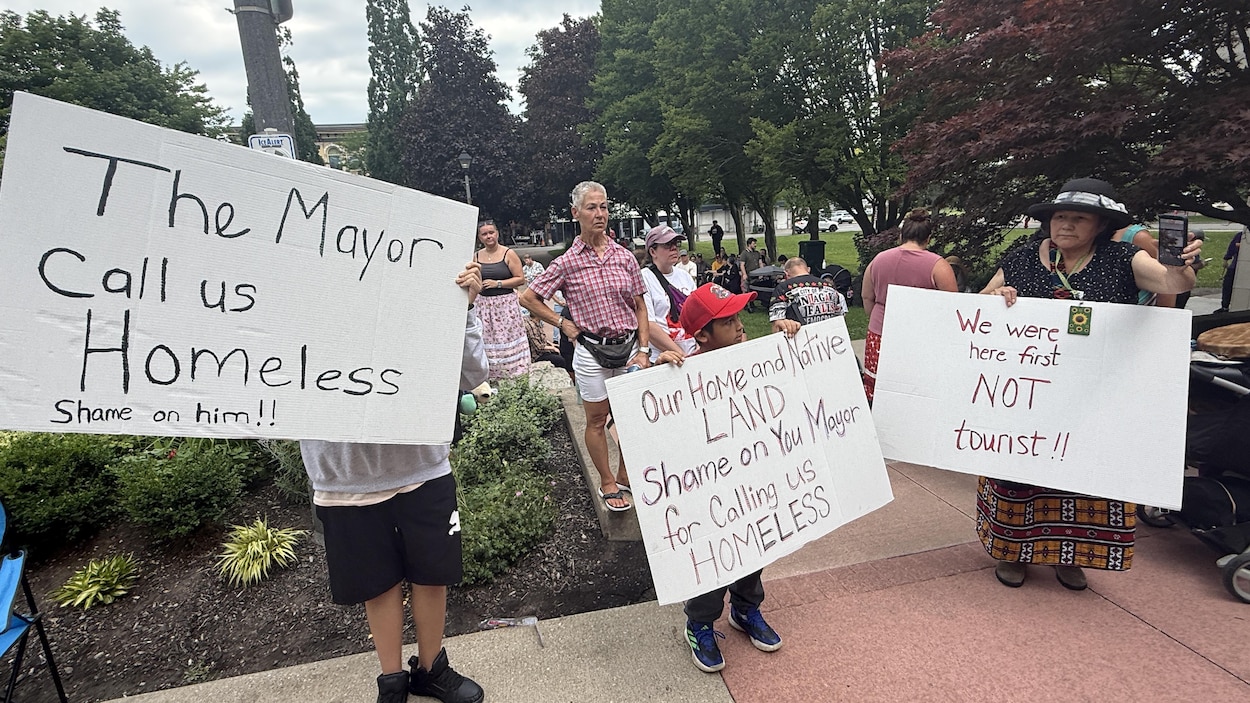 Marche de solidarité pour les évacués de Kashechewan à Niagara Falls