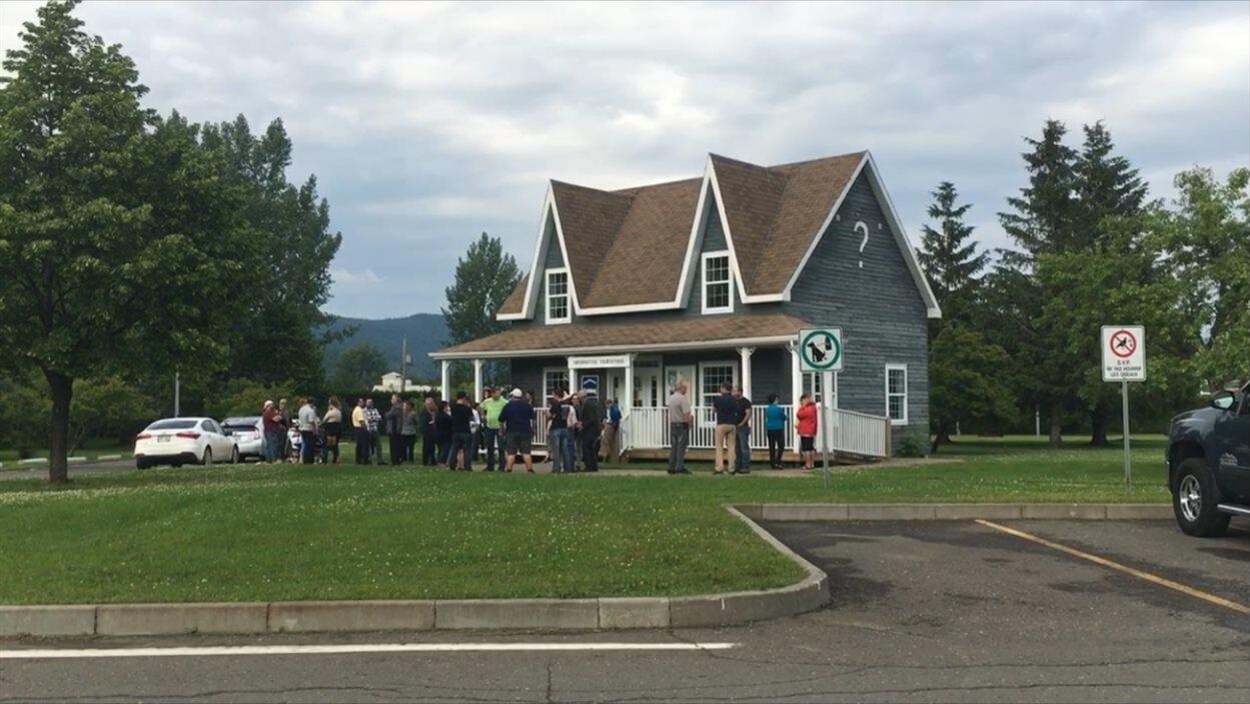 Deux candidats briguent la mairie de PointeàlaCroix ICI Radio