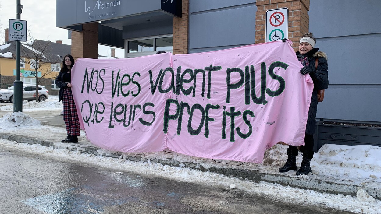 Le ministre Charette accueilli de pied ferme à RouynNoranda Qualité