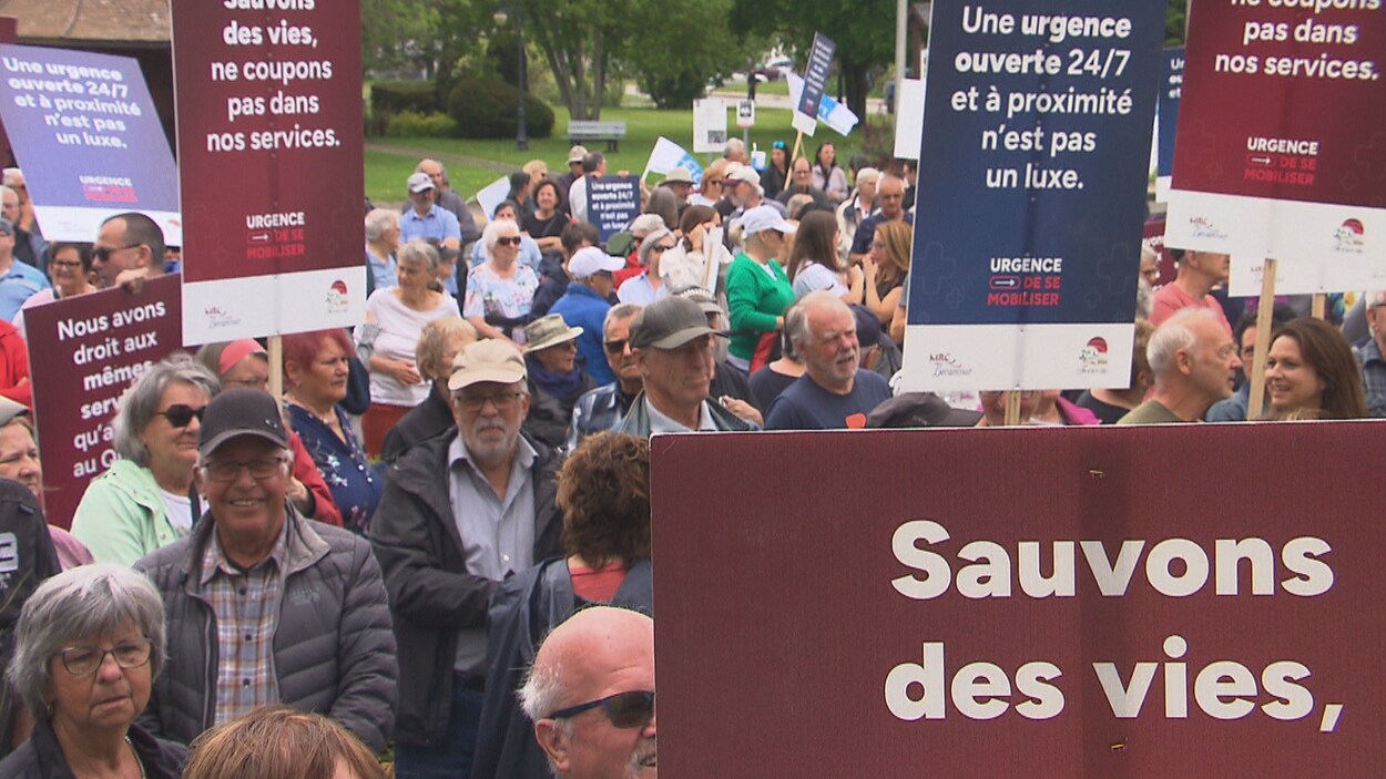 Des fleurs et une chaîne humaine pour sauver l’urgence de Fortierville