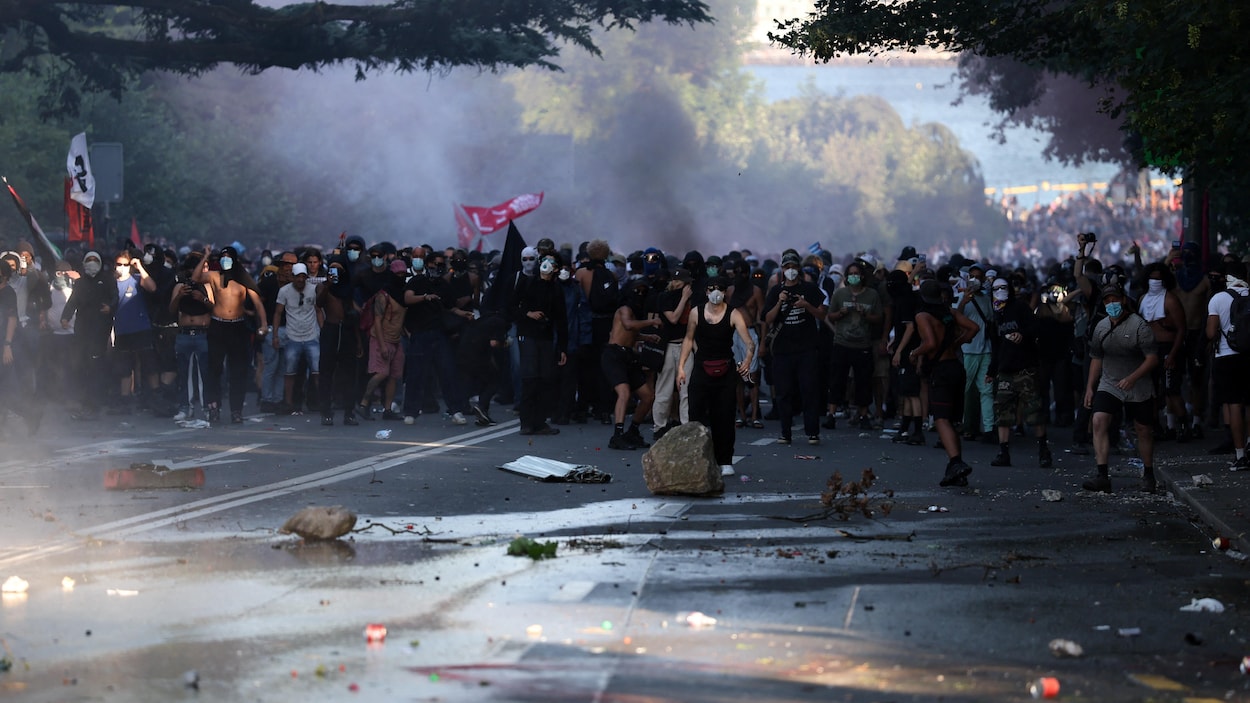Multiples affrontements entre manifestants anti-G7 et police à Genève