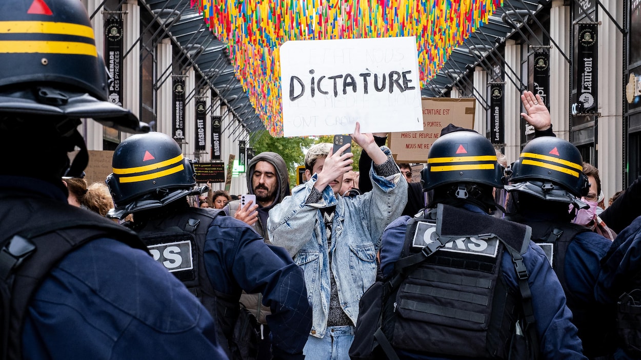 France : des manifestations massives avec moins de violences