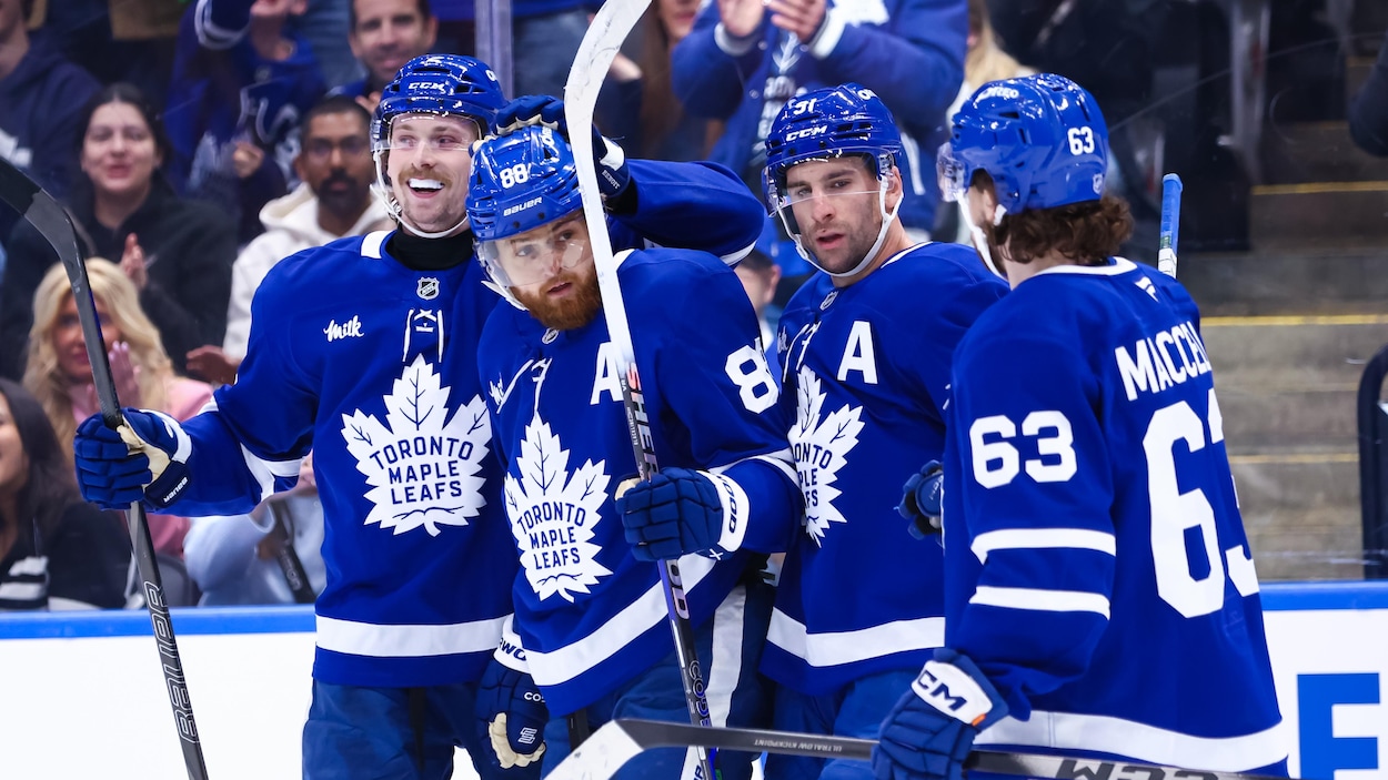 Rogers paie 4,35 milliards pour être unique propriétaire des Raptors et des Maple Leafs