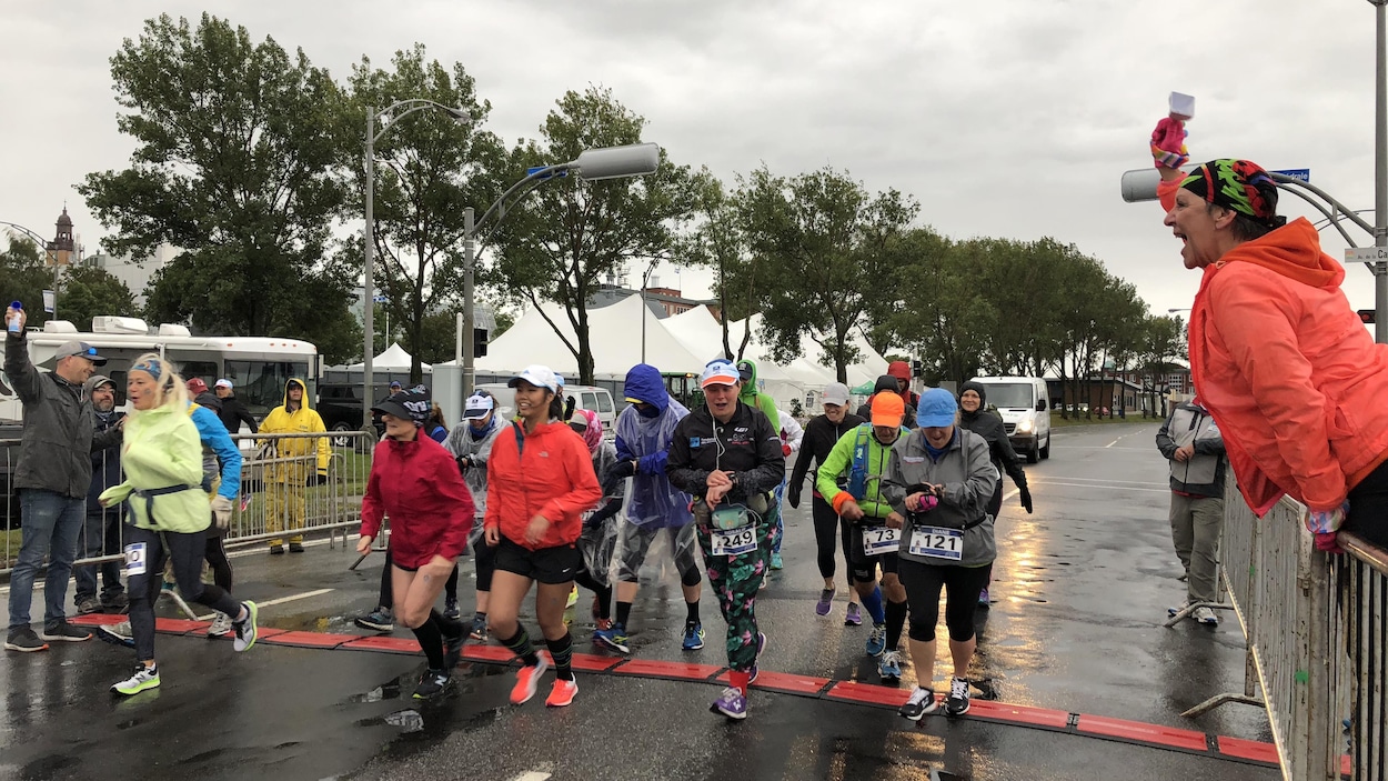 Des coureurs commencent leur marathon.