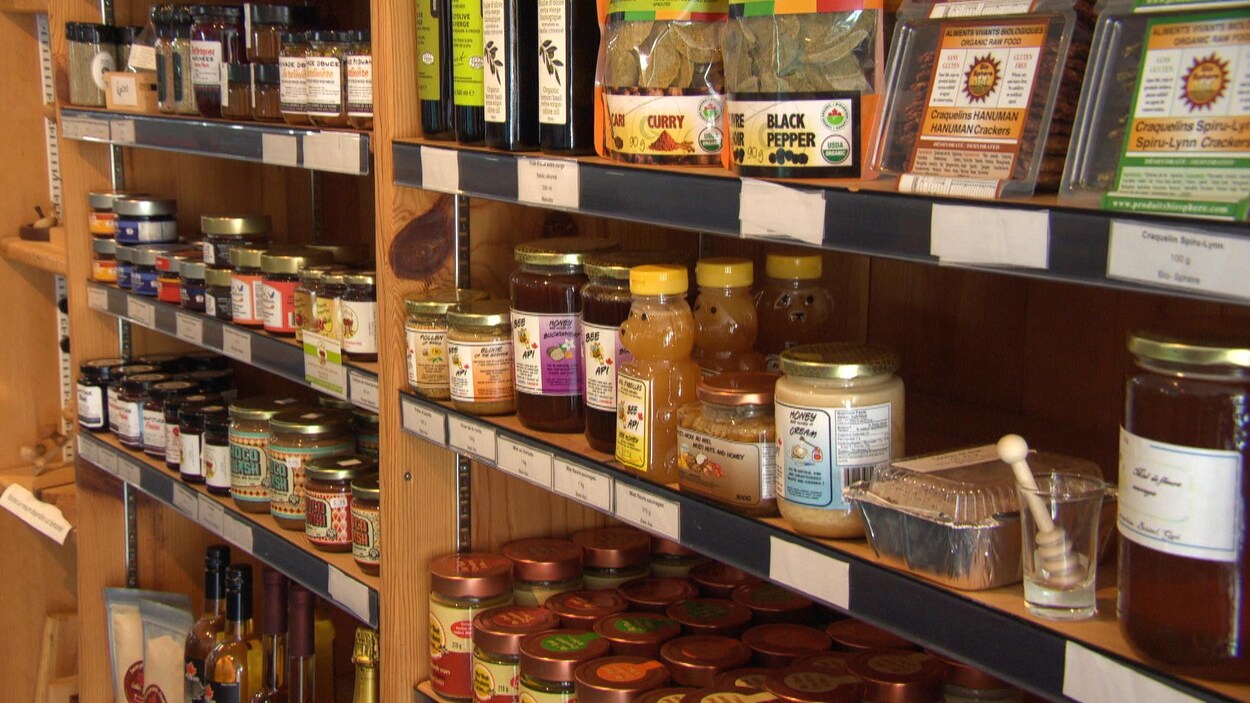Divers produits alimentaires qui sont confectionnés dans la région de l'Outaouais.