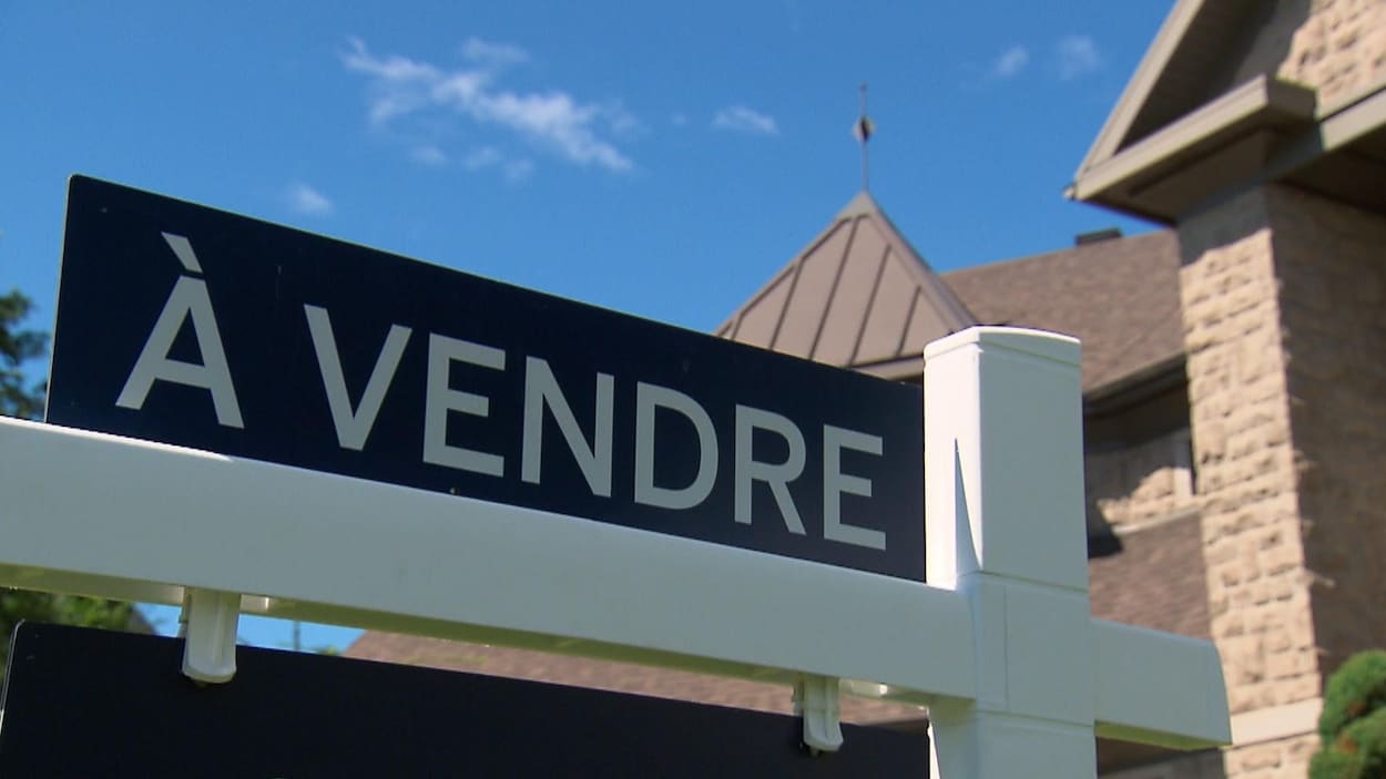 Plus de maisons à vendre en Estrie, mais elles coûtent plus chères
